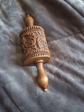 Twining Vine Wooden Rolling Pin 1550 Vintage  Great Condition, Collectible